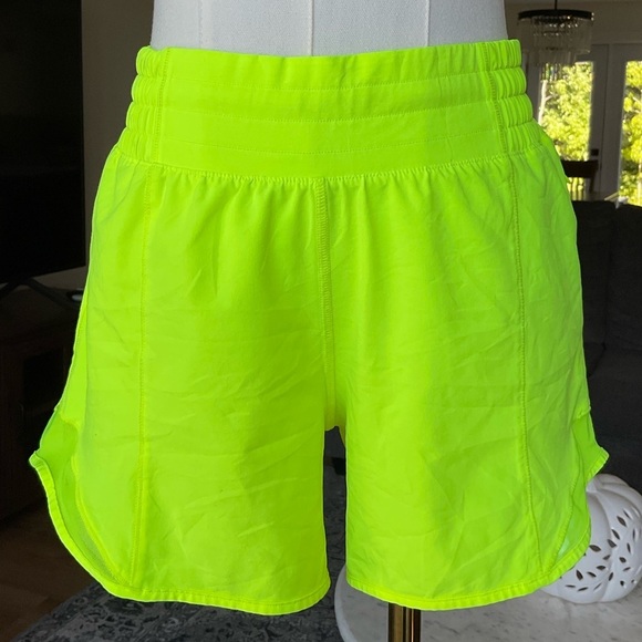 Lululemon Hotty Hot Shorts - Picture 3 of 6